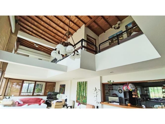 Casa de 7 alcobas en venta en Actividad Multiple, Copacabana, 643 m² · foto 12 de 24
