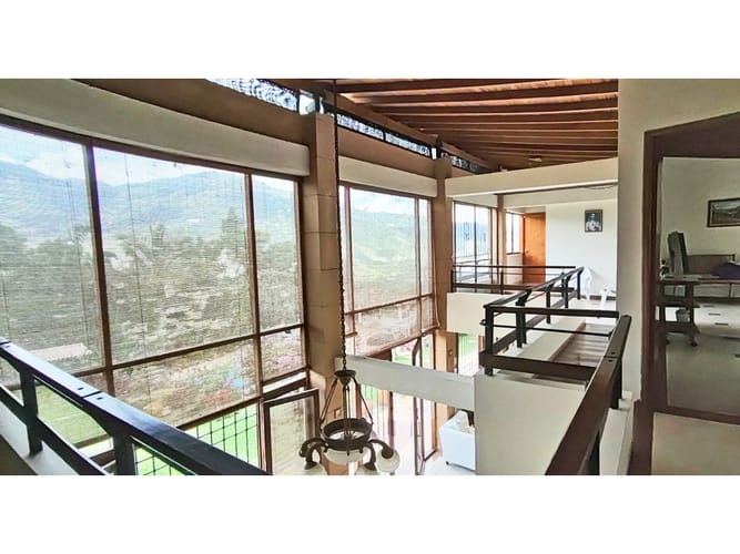 Casa de 7 alcobas en venta en Actividad Multiple, Copacabana, 643 m² · foto 13 de 24