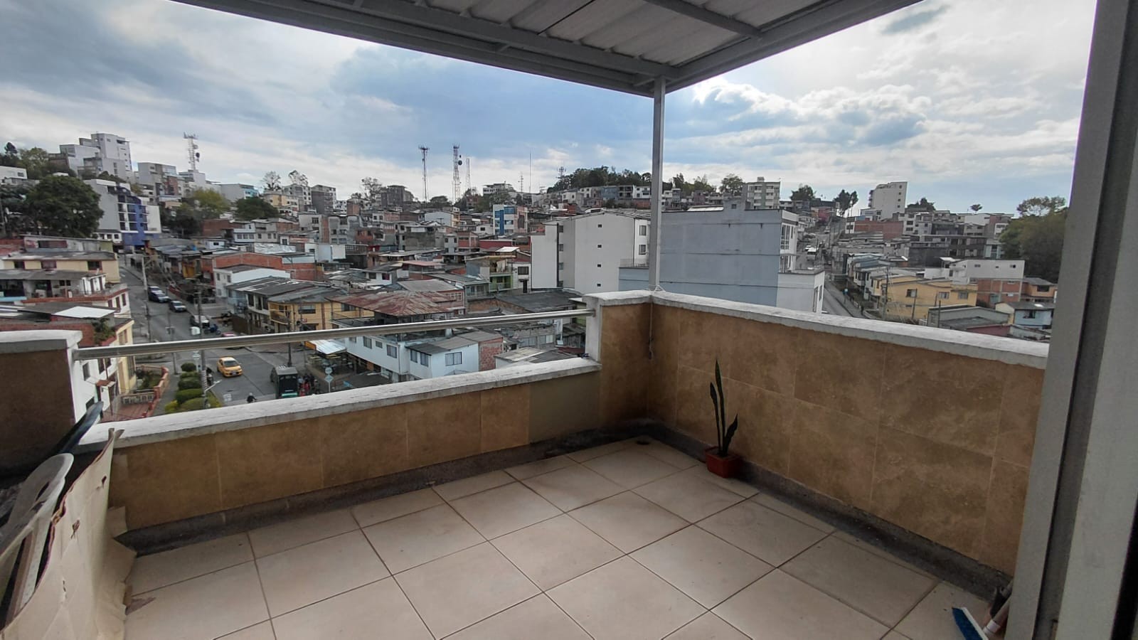 Apartamento en venta en Chipre, Manizales · foto 8 de 13