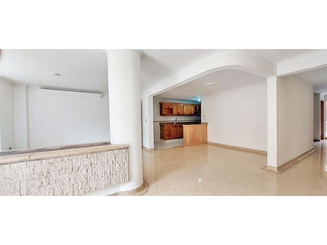 Apartamento de 3 alcobas en venta en Laureles, Medellín, 157 m² · foto 2 de 19