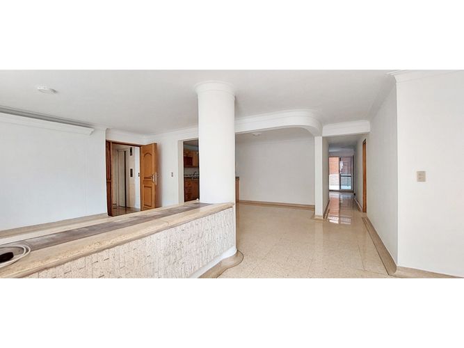 Apartamento de 3 alcobas en venta en Laureles, Medellín, 157 m² · foto 4 de 19