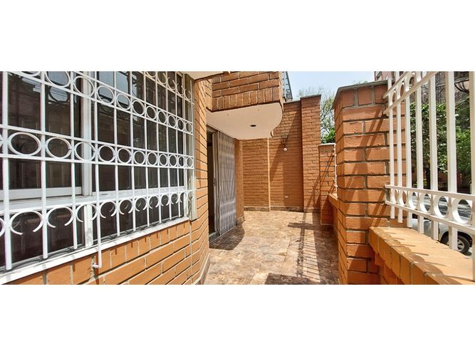 Apartamento de 3 alcobas en venta en Laureles, Medellín, 157 m² · foto 8 de 19