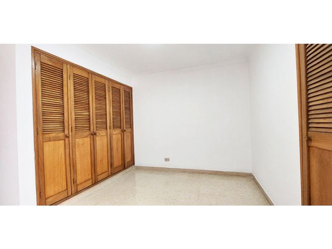 Apartamento de 3 alcobas en venta en Laureles, Medellín, 157 m² · foto 12 de 19