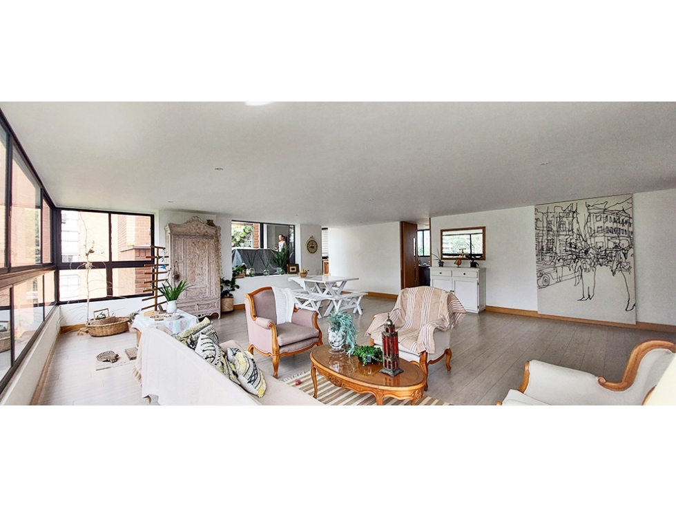 Apartamento en venta en El Poblado, Medellín · foto 2 de 24