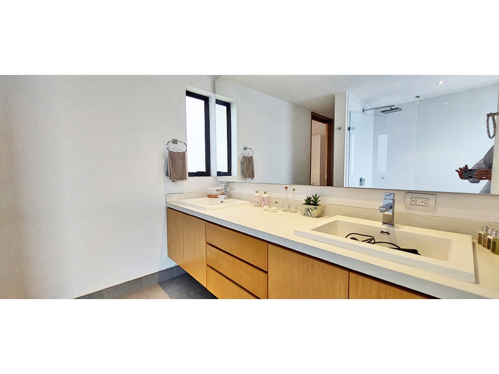 Apartamento en venta en El Poblado, Medellín · foto 14 de 24