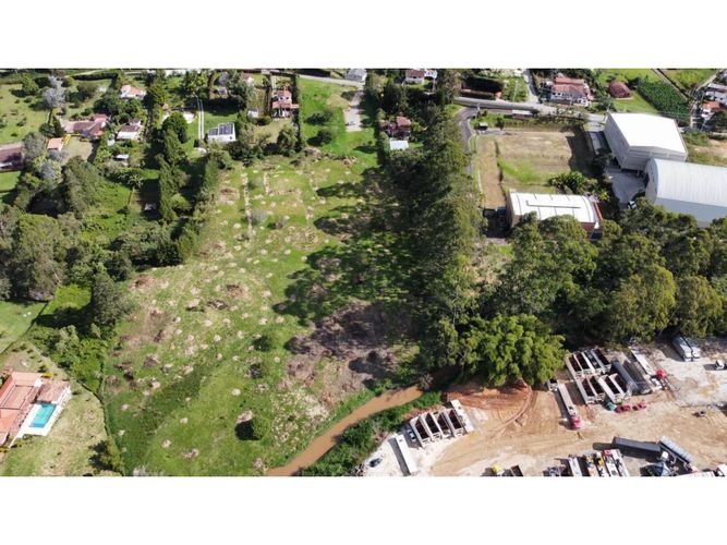 Lote en venta en Guarne, 23517 m² · foto 3 de 6