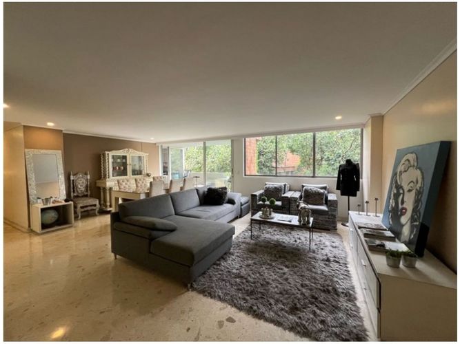 Apartamento en venta en El Poblado, Medellín · foto 2 de 24