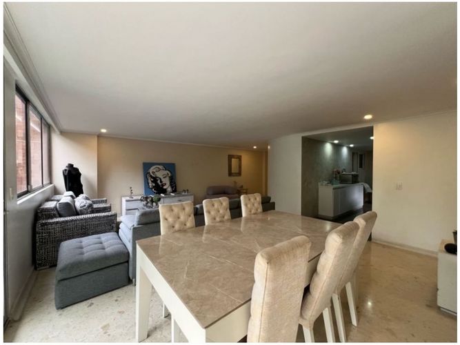 Apartamento en venta en El Poblado, Medellín · foto 4 de 24