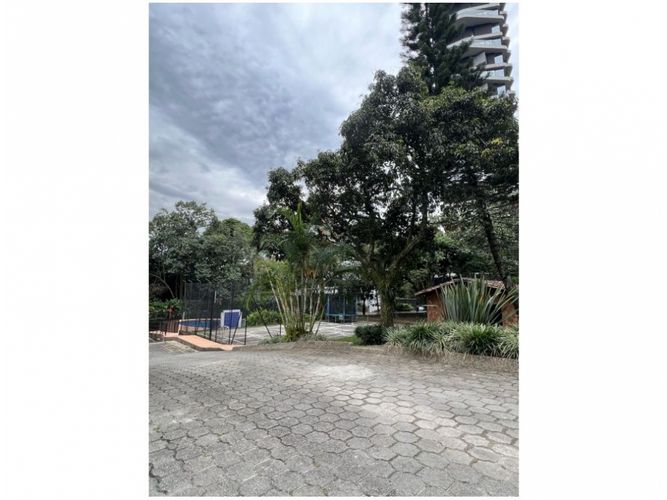 Apartamento en venta en El Poblado, Medellín · foto 23 de 24