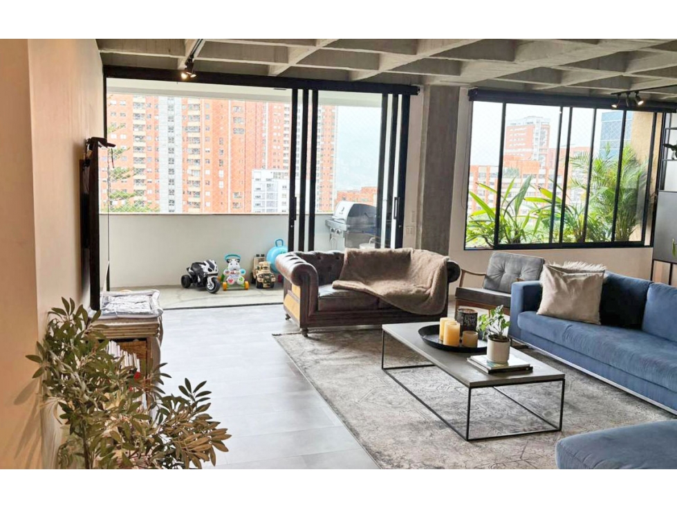 Apartamento en venta en El Poblado, Medellín · foto 2 de 7