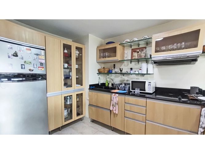 Apartamento de 2 alcobas en venta en San Lucas, Medellín, 101 m² · foto 2 de 12