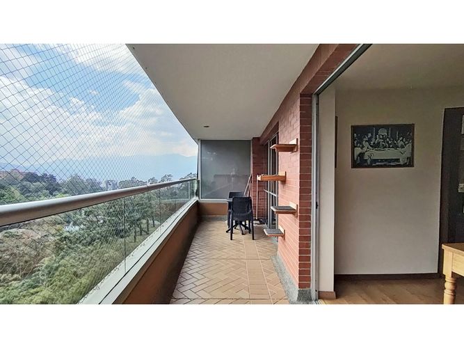 Apartamento de 2 alcobas en venta en San Lucas, Medellín, 101 m² · foto 5 de 12