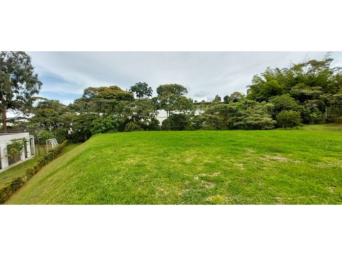 Lote en venta en Los Salados, El Retiro, 1802 m² · foto 2 de 6