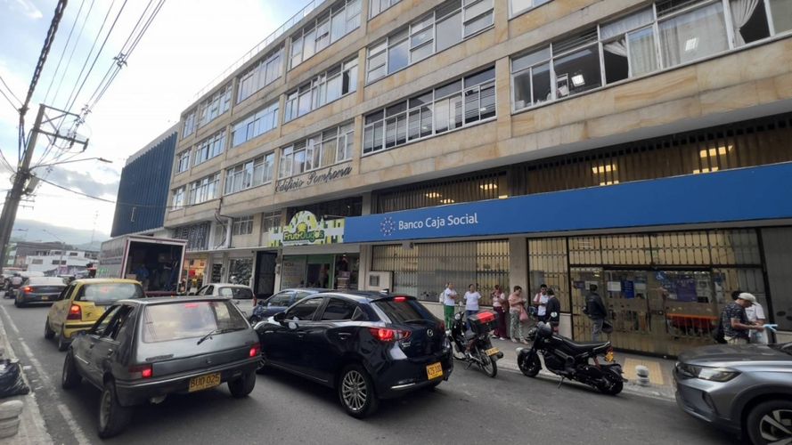 Oficina en arriendo en Centro, Ibagué, 47 m² · foto 2 de 8