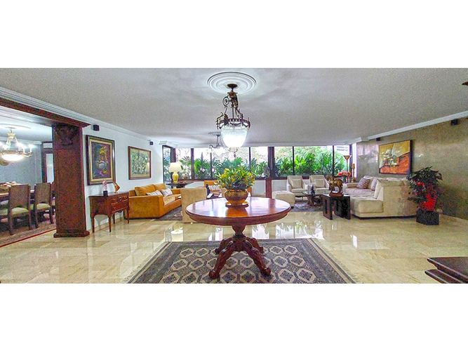 Apartamento de 3 alcobas en venta en El Poblado, Medellín, 225 m² · foto 4 de 19