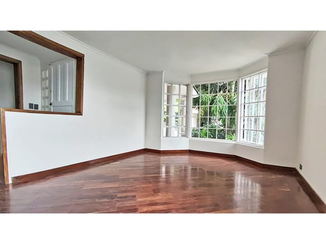 Casa de 4 alcobas en venta en El Tesoro, Medellín, 345 m² · foto 5 de 23