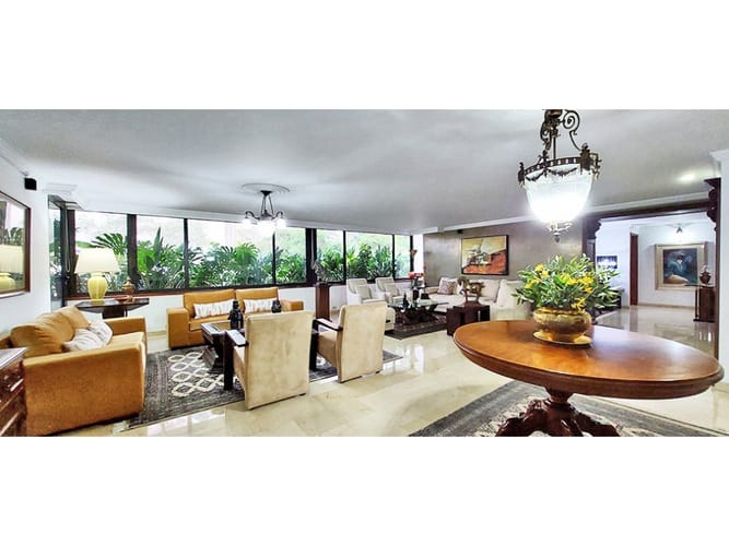 Apartamento de 3 alcobas en venta en El Poblado, Medellín, 225 m² · foto 5 de 19