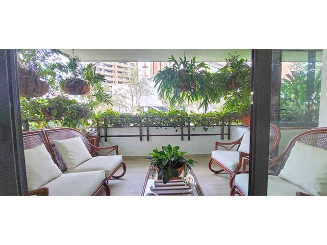 Apartamento de 3 alcobas en venta en El Poblado, Medellín, 225 m² · foto 7 de 19