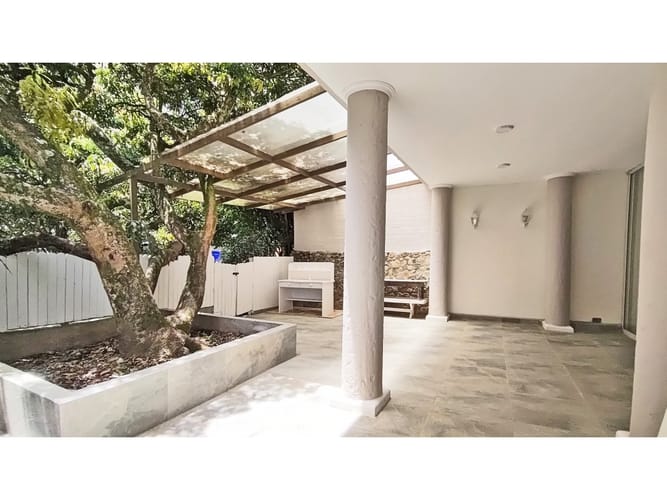 Casa de 4 alcobas en venta en El Tesoro, Medellín, 345 m² · foto 10 de 23