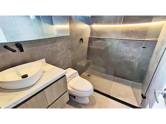 Casa de 4 alcobas en venta en El Tesoro, Medellín, 345 m² · foto 15 de 23