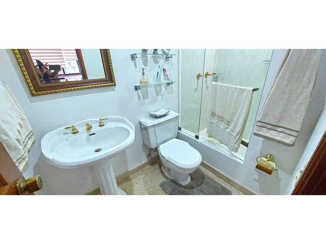 Apartamento de 3 alcobas en venta en El Poblado, Medellín, 225 m² · foto 19 de 19