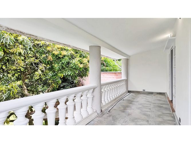 Casa de 4 alcobas en venta en El Tesoro, Medellín, 345 m² · foto 21 de 23