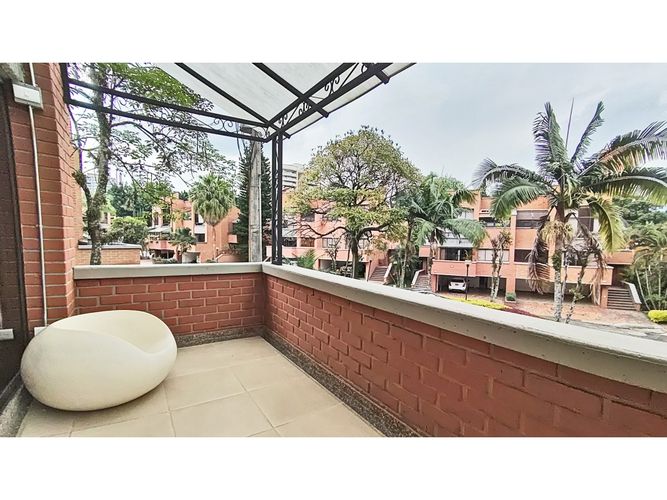 Casa de 3 alcobas en venta en La Visitación, Medellín, 274 m² · foto 5 de 24