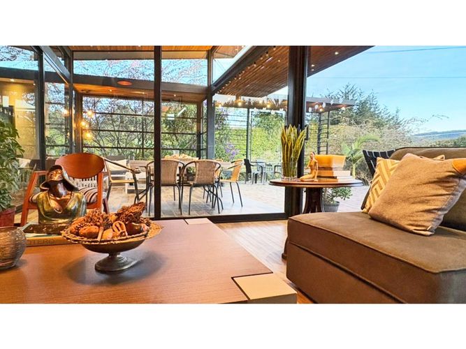 Casa de 3 alcobas en venta en La Ceja, 372 m² · foto 2 de 24