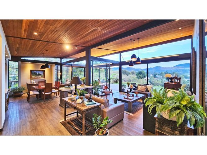 Casa de 3 alcobas en venta en La Ceja, 372 m² · foto 5 de 24