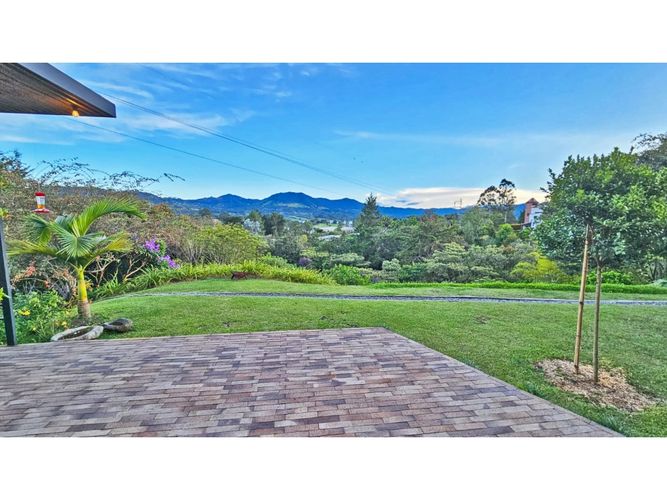 Casa de 3 alcobas en venta en La Ceja, 372 m² · foto 8 de 24