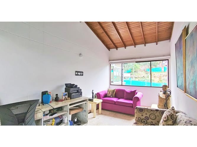 Casa de 3 alcobas en venta en La Visitación, Medellín, 274 m² · foto 18 de 24