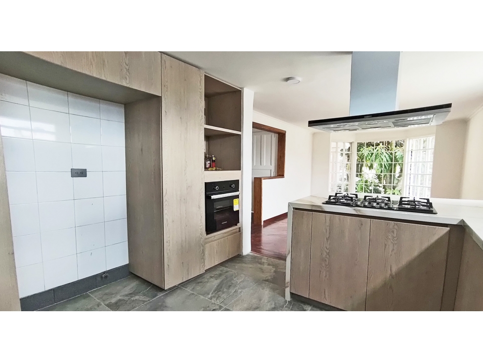 Casa en arriendo en El Tesoro, Medellín · foto 4 de 23