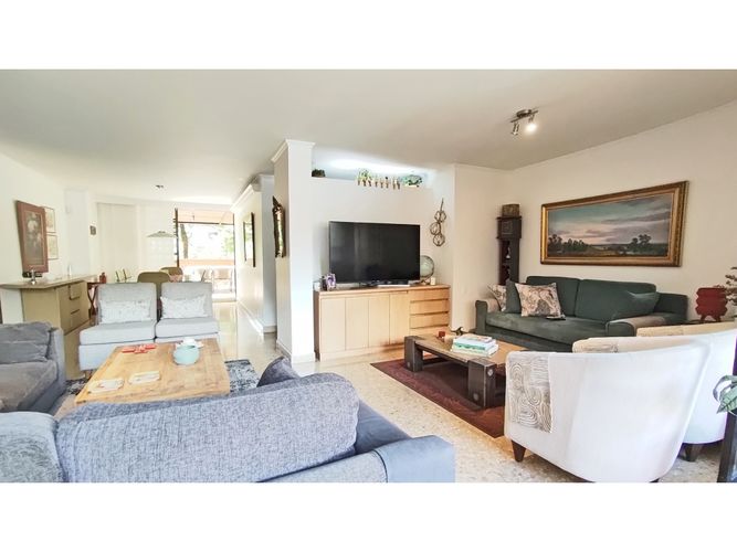 Apartamento de 3 alcobas en venta en Patio Bonito, Medellín, 211 m² · foto 6 de 21