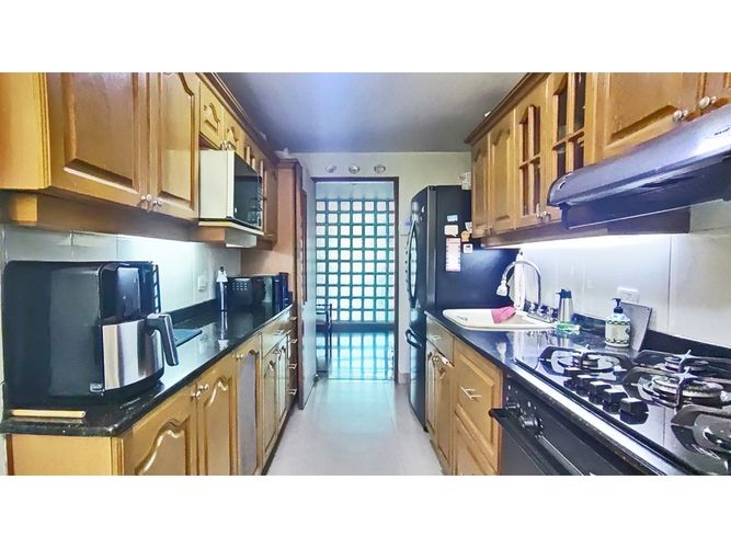 Apartamento de 3 alcobas en venta en Patio Bonito, Medellín, 211 m² · foto 9 de 21