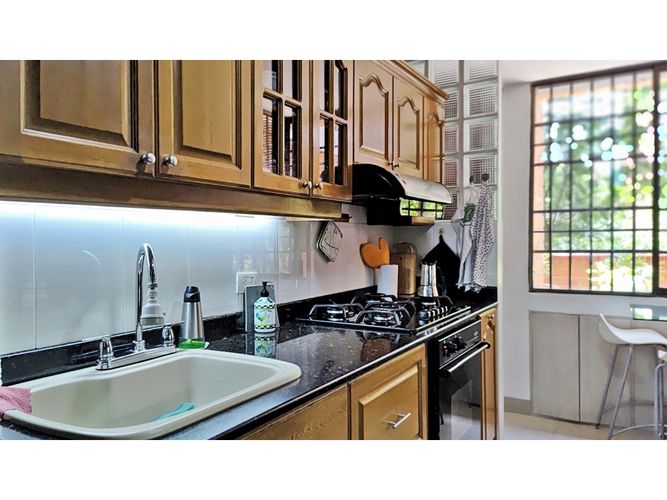 Apartamento de 3 alcobas en venta en Patio Bonito, Medellín, 211 m² · foto 10 de 21