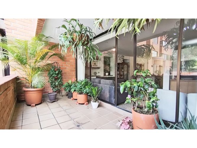 Apartamento de 3 alcobas en venta en Patio Bonito, Medellín, 211 m² · foto 11 de 21