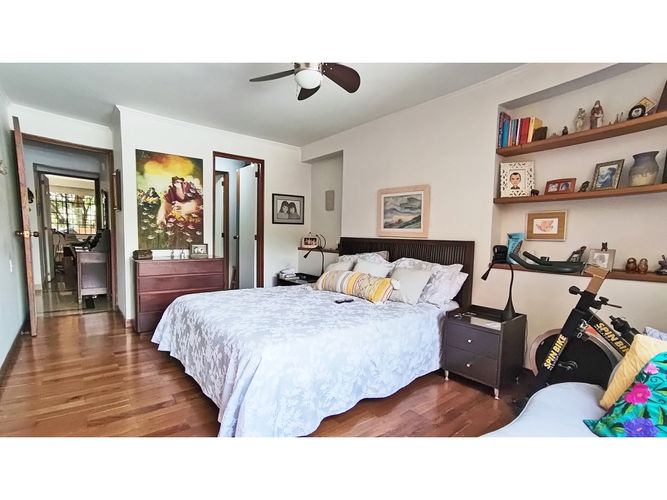 Apartamento de 3 alcobas en venta en Patio Bonito, Medellín, 211 m² · foto 18 de 21