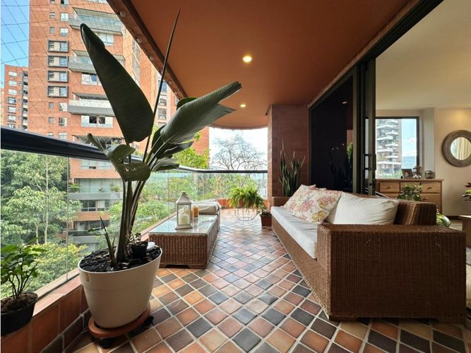 Apartamento en venta en Lalinde, Medellín · foto 2 de 24