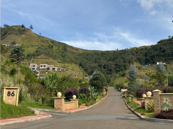 Lote en venta en Lejos Del Nido, El Retiro, 1768 m² · foto 5 de 5