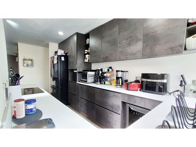 Apartaestudio en venta en Zuñiga, Envigado, 185 m² · foto 2 de 20