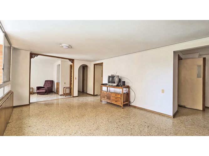 Apartamento de 2 alcobas en venta en La Florida, Medellín, 105 m² · foto 2 de 15