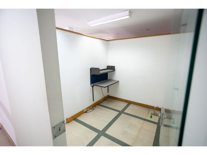 Oficina en venta en La Candelaria, Medellín, 2413 m² · foto 14 de 24