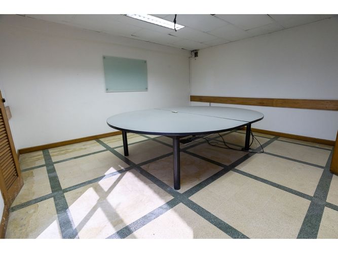Oficina en venta en La Candelaria, Medellín, 2413 m² · foto 18 de 24