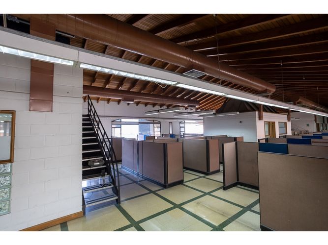 Oficina en venta en La Candelaria, Medellín, 2413 m² · foto 21 de 24