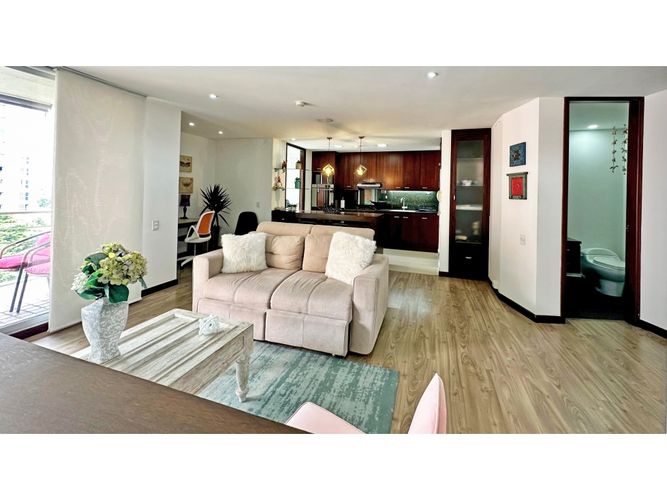 Apartaestudio en venta en Lalinde, Medellín, 72 m² · foto 3 de 9