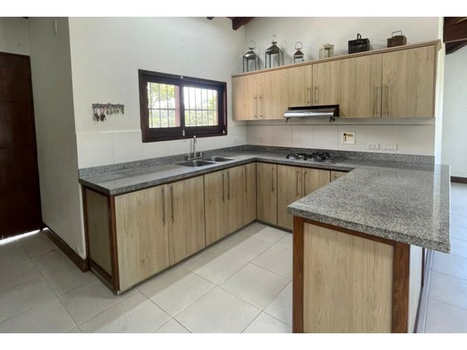 Casa de 2 alcobas en venta en La Ceja, 158 m² · foto 3 de 19