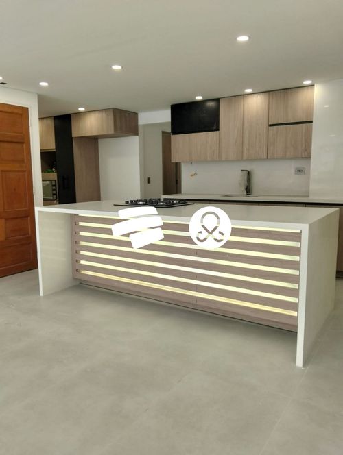 Apartamento de 3 alcobas en venta en Laureles, Medellín, 168 m² · foto 2 de 14