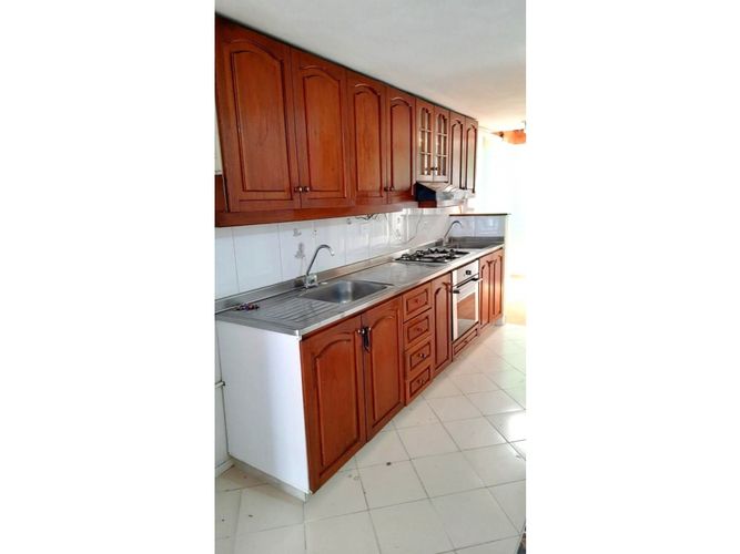 Casa de 4 alcobas en venta en Rodeo Alto, Medellín, 110 m² · foto 2 de 24