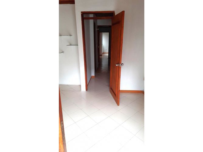 Casa de 4 alcobas en venta en Rodeo Alto, Medellín, 110 m² · foto 11 de 24