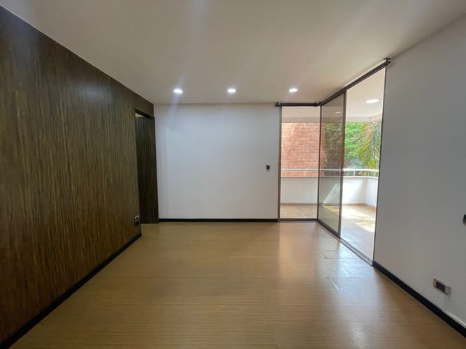 Apartamento de 3 alcobas en arriendo en Laureles, Medellín, 105 m² · foto 9 de 19